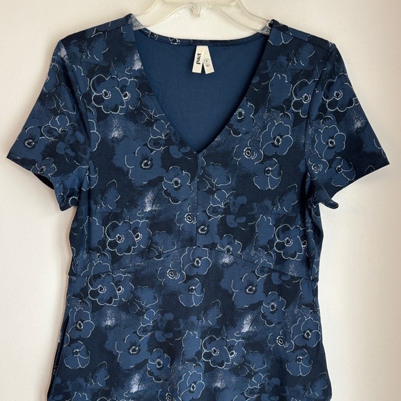 Pact Dresses & Skirts - Pact Women's organic cotton Navy Floral V-Neck short sleeve comfortable Dress MD